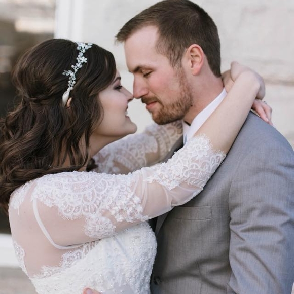 Meet your Posher, Allison - Picture 1 of 1